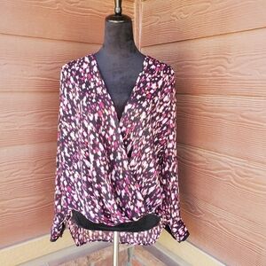 NWT DKNY Black and Pink Long Sleeve V-Neck Faux Wrap Abstract Blouse Size Medium